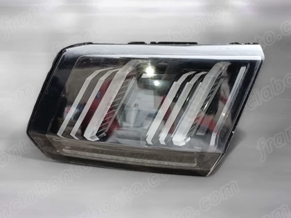 Peugeot 3008 II Ráncfelvarrott Jobb hátsó belső lámpa