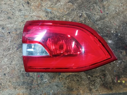 Peugeot 308 II SW Bal hátsó belső lámpa