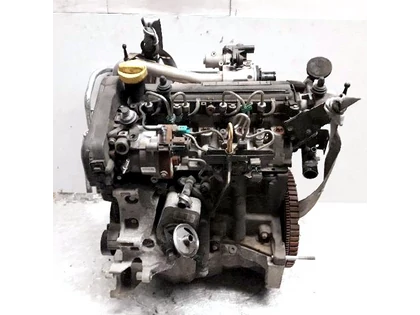 Dacia 1.5 DCI Motor (fűzött blokk hengerfejjel)