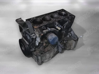 Renault 1.6 16v Motor (fűzött blokk hengerfej nélkül)