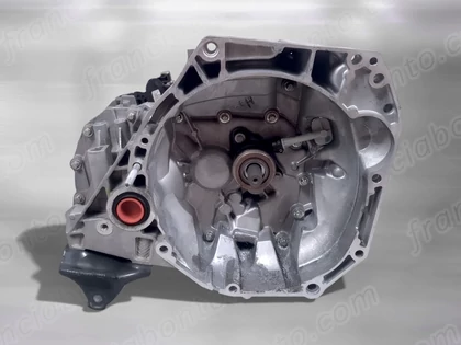 Renault Clio IV 0.9 TCE Sebességváltó (manuális 5 fokozatos) (60000KM-es)