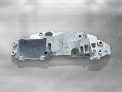Renault 2.0 DCI Generátor / Szervószivattyú tartóbak