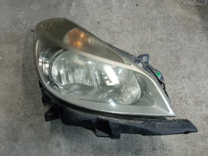 Renault Clio III Valeo Jobb fényszóró