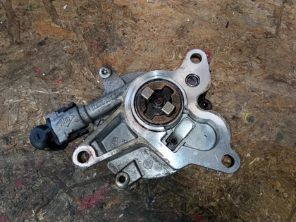 Renault 2.0 DCI BOSCH Vákuumpumpa