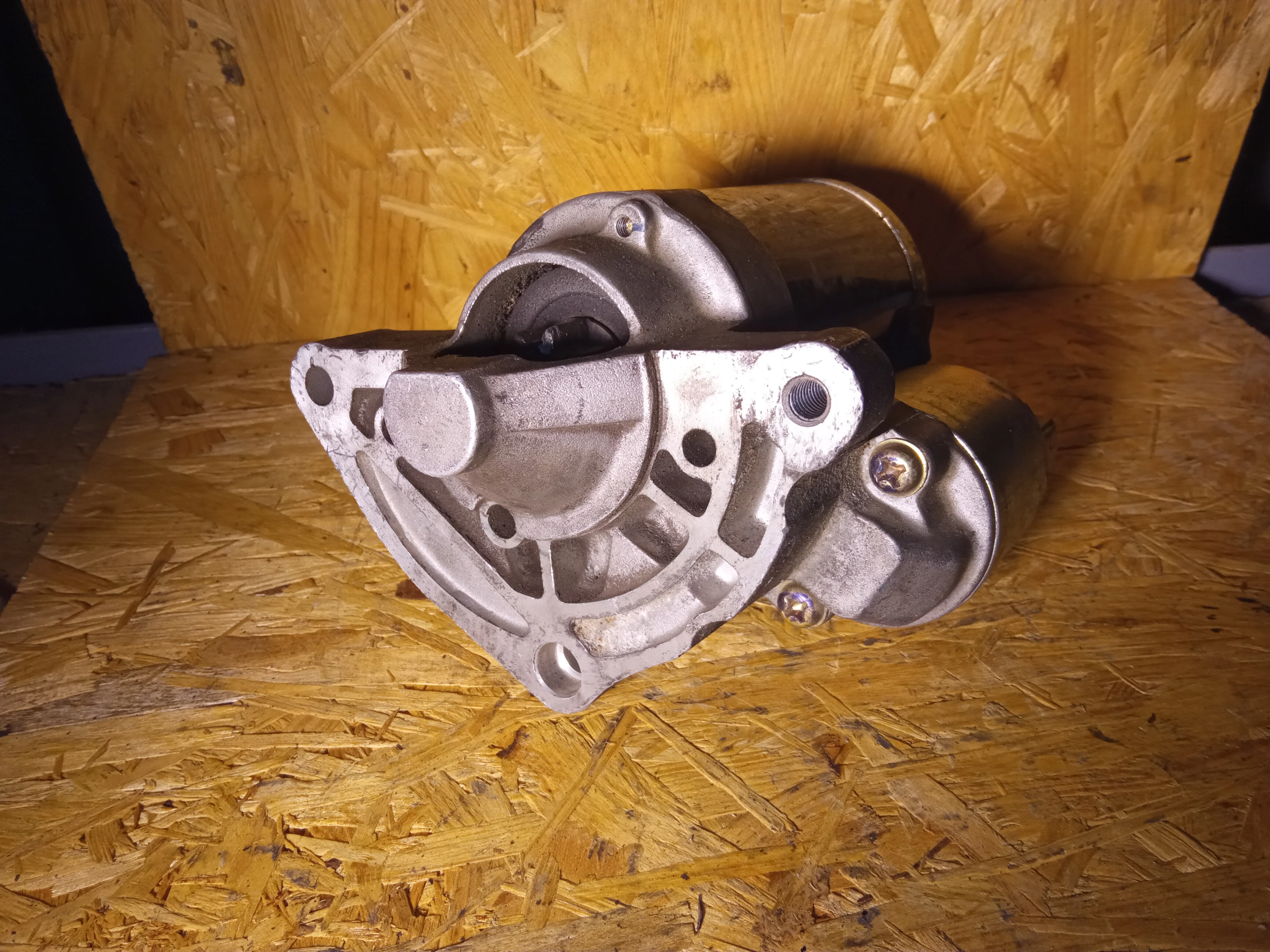 Citroen / Peugeot 1.1i / 1.4i Mitsubishi Önindító
