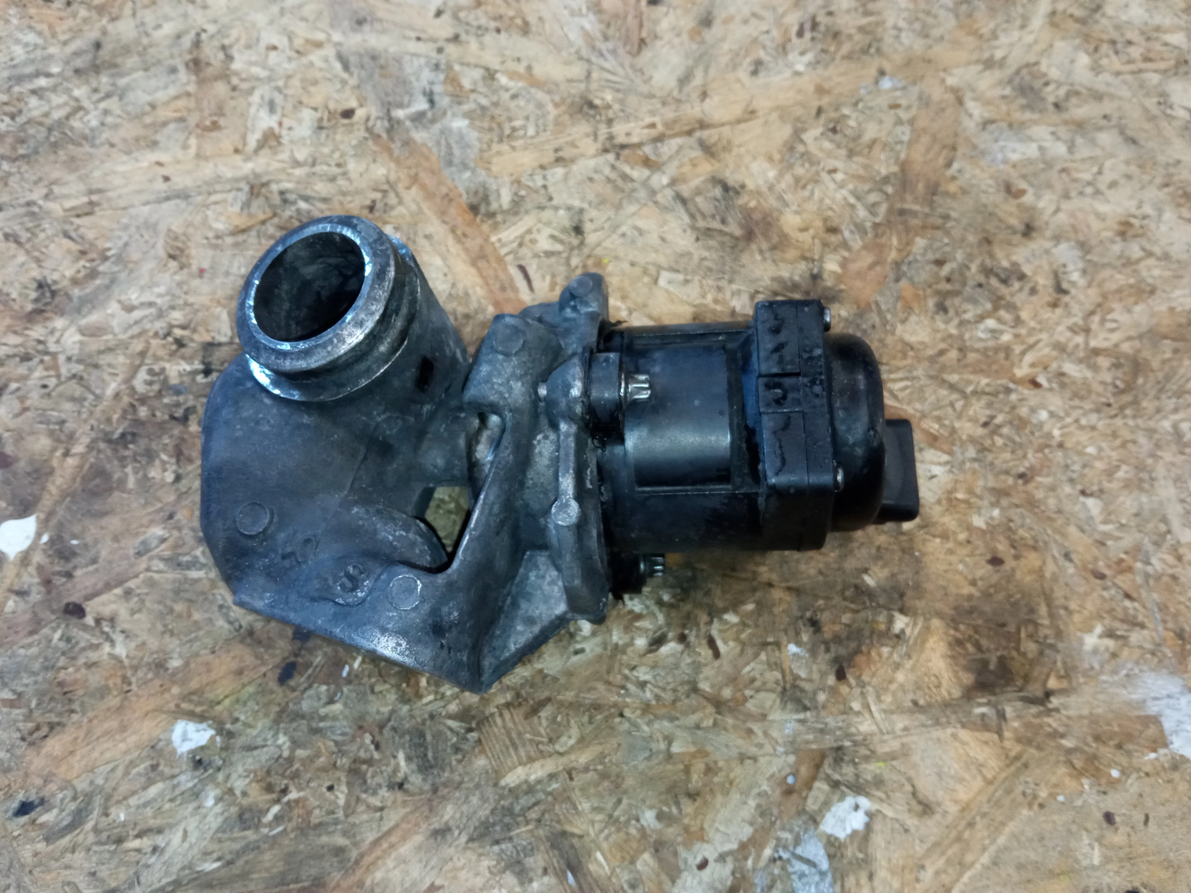 Citroen / Peugeot 1.6 HDI PIERBURG EGR szelep