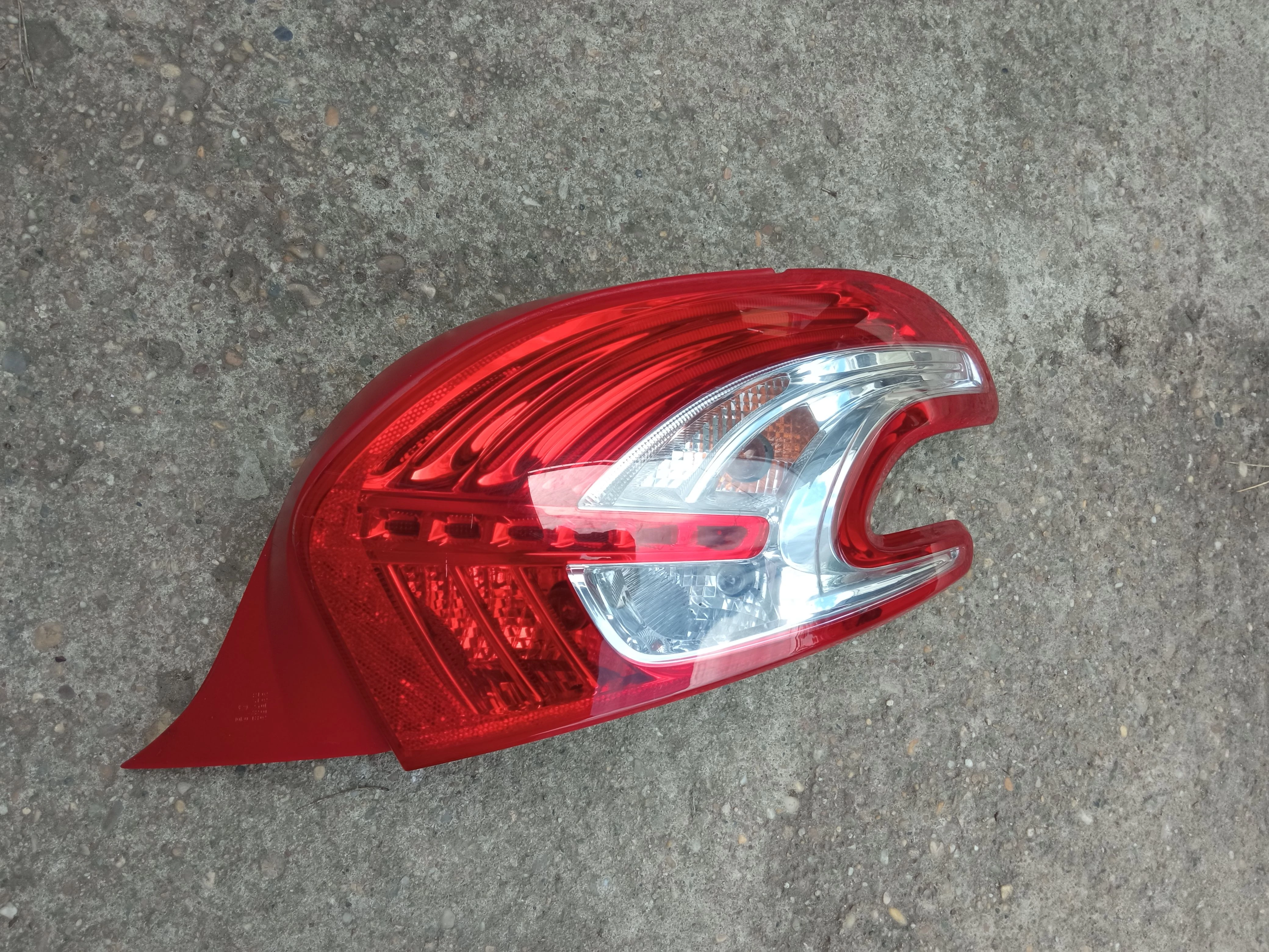 Peugeot 208 I Jobb hátsó lámpa