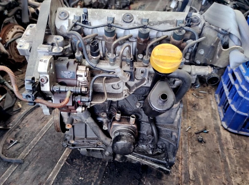 Renault 1.9 DCI Motor üzemanyag rendszerrel 