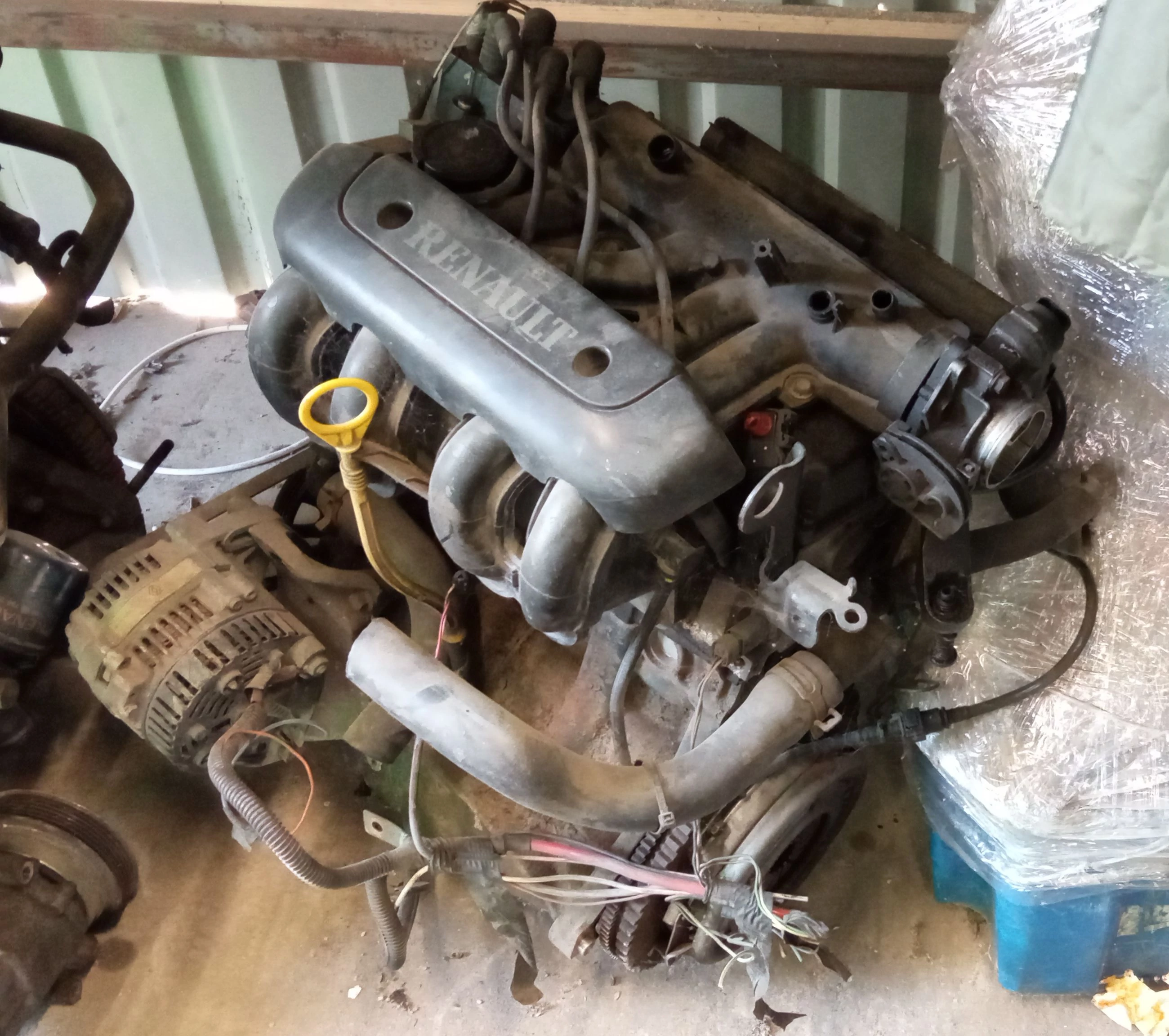 Renault 1.2 8v Motor (fűzött blokk hengerfejjel)