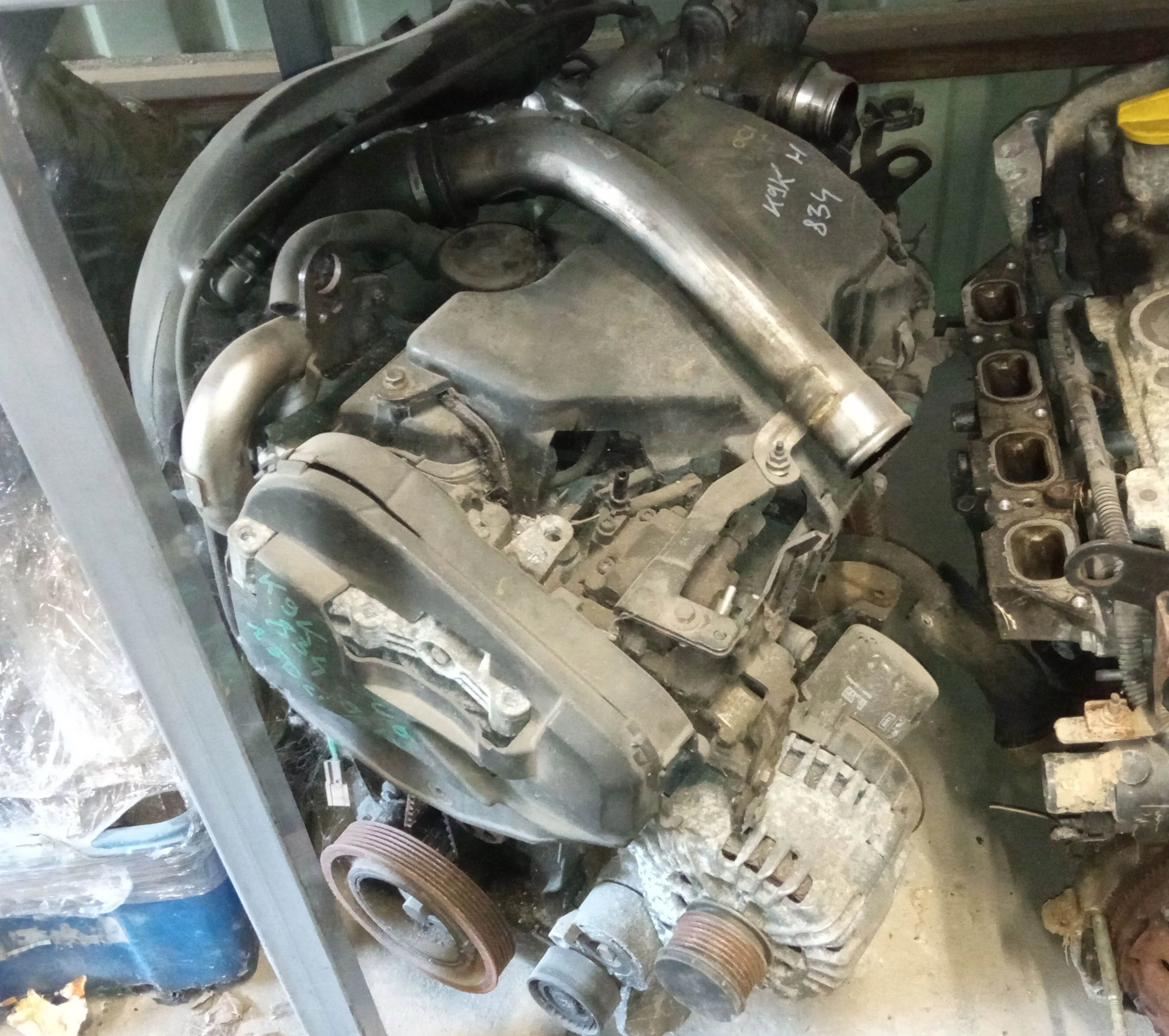 Renault 1.5 DCI Motor (fűzött blokk hengerfejjel)