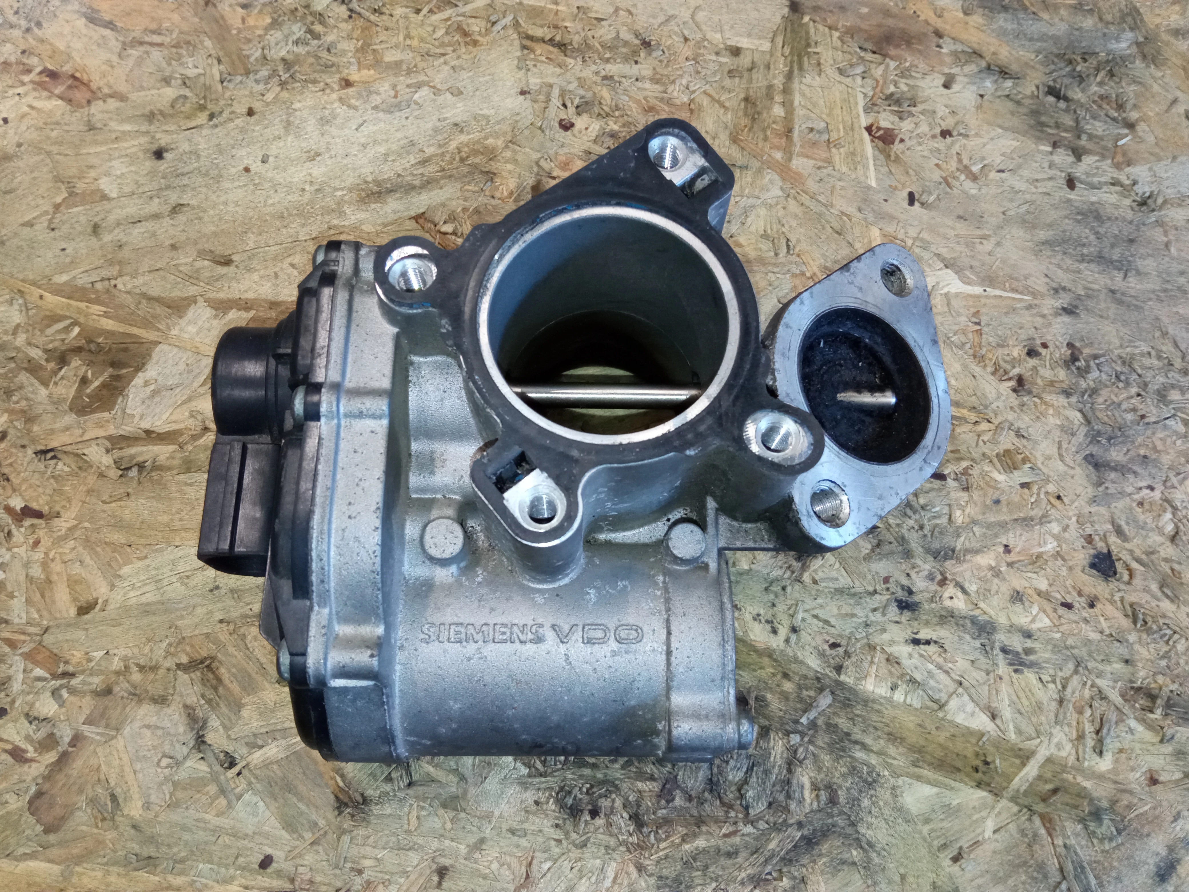 Renault 2.0 / 2.3 DCI SIEMENS VDO EGR szelep
