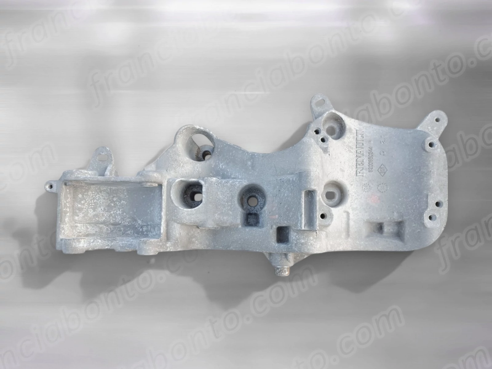 Dacia / Renault 1.4 / 1.6 16v Generátor / Klímakompresszor / Szervószivattyú tartóbak