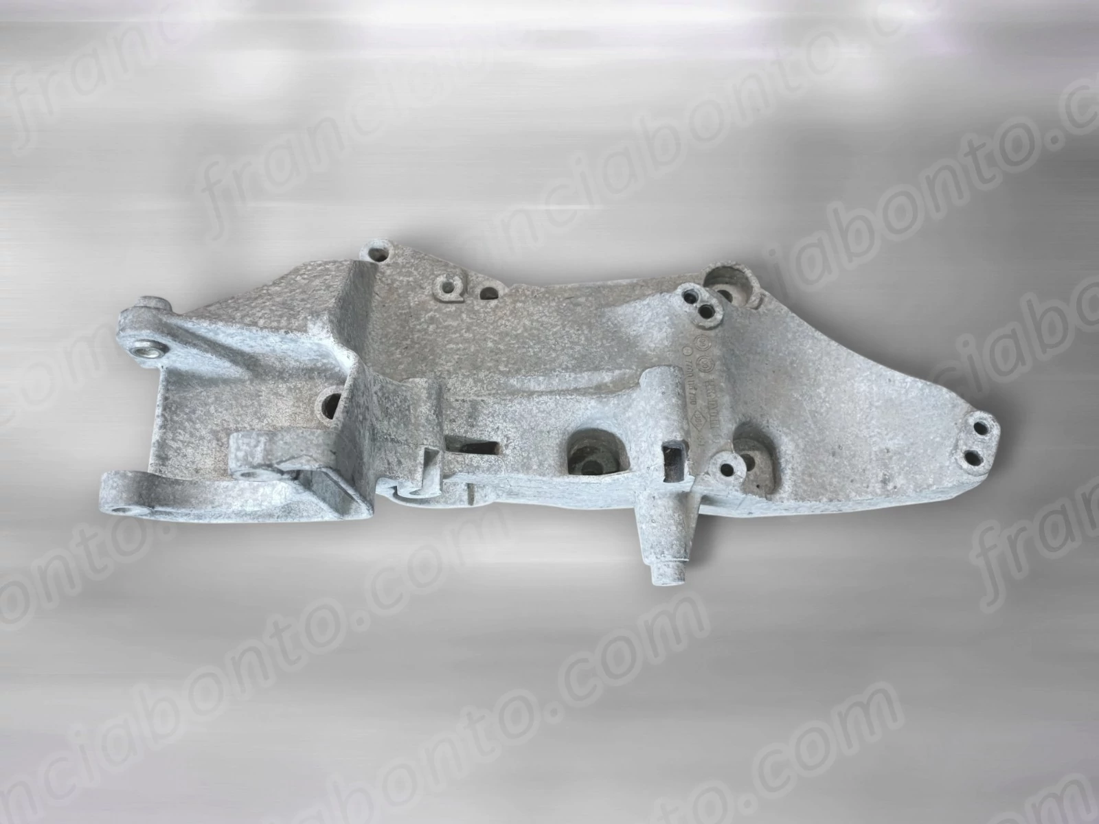 Renault 1.8 / 2.0 16v / 1.9 DCI Generátor / Klímakompresszor / Szervószivattyú tartóbak
