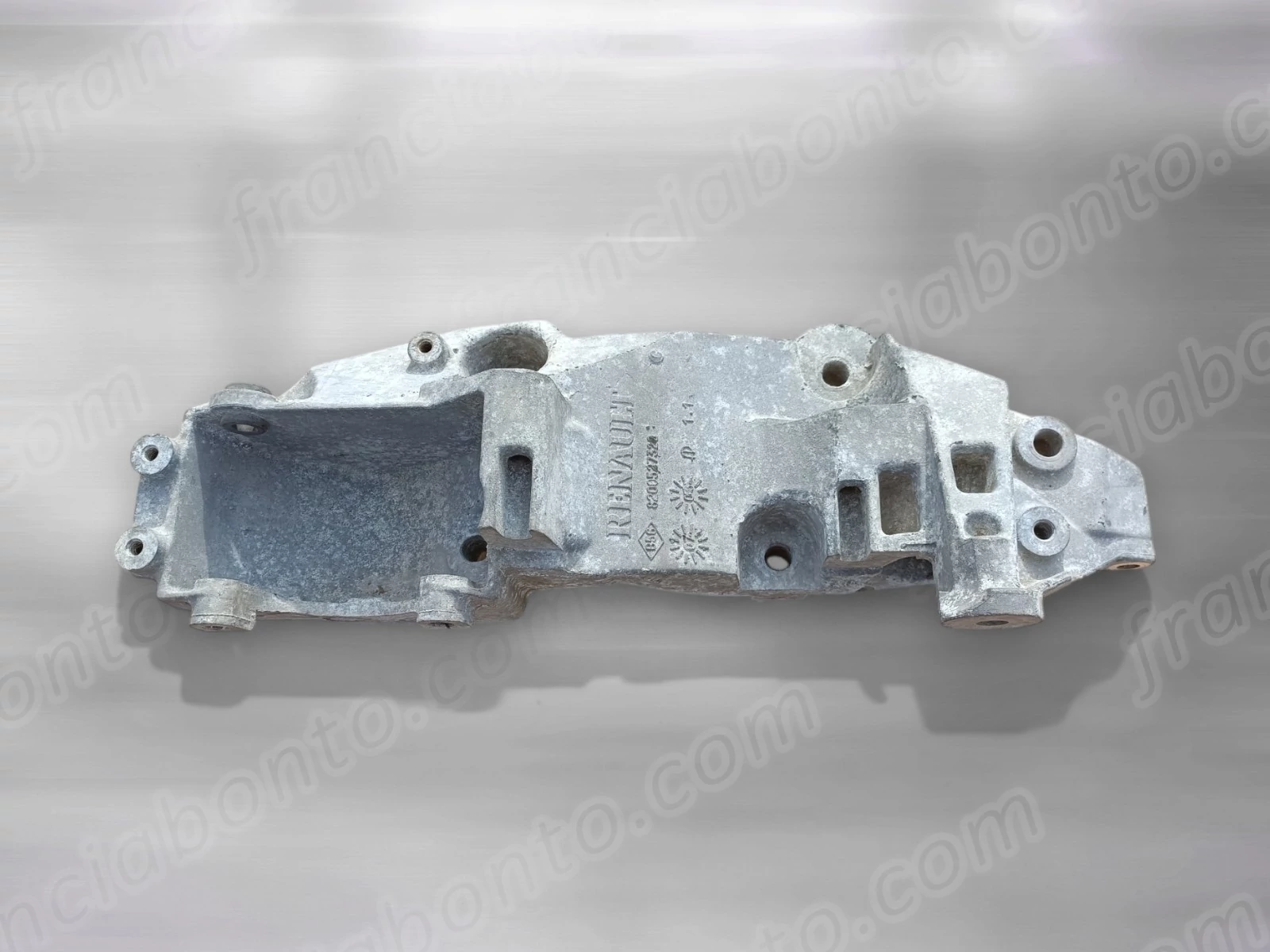 Renault 2.0 DCI Generátor / Szervószivattyú tartóbak