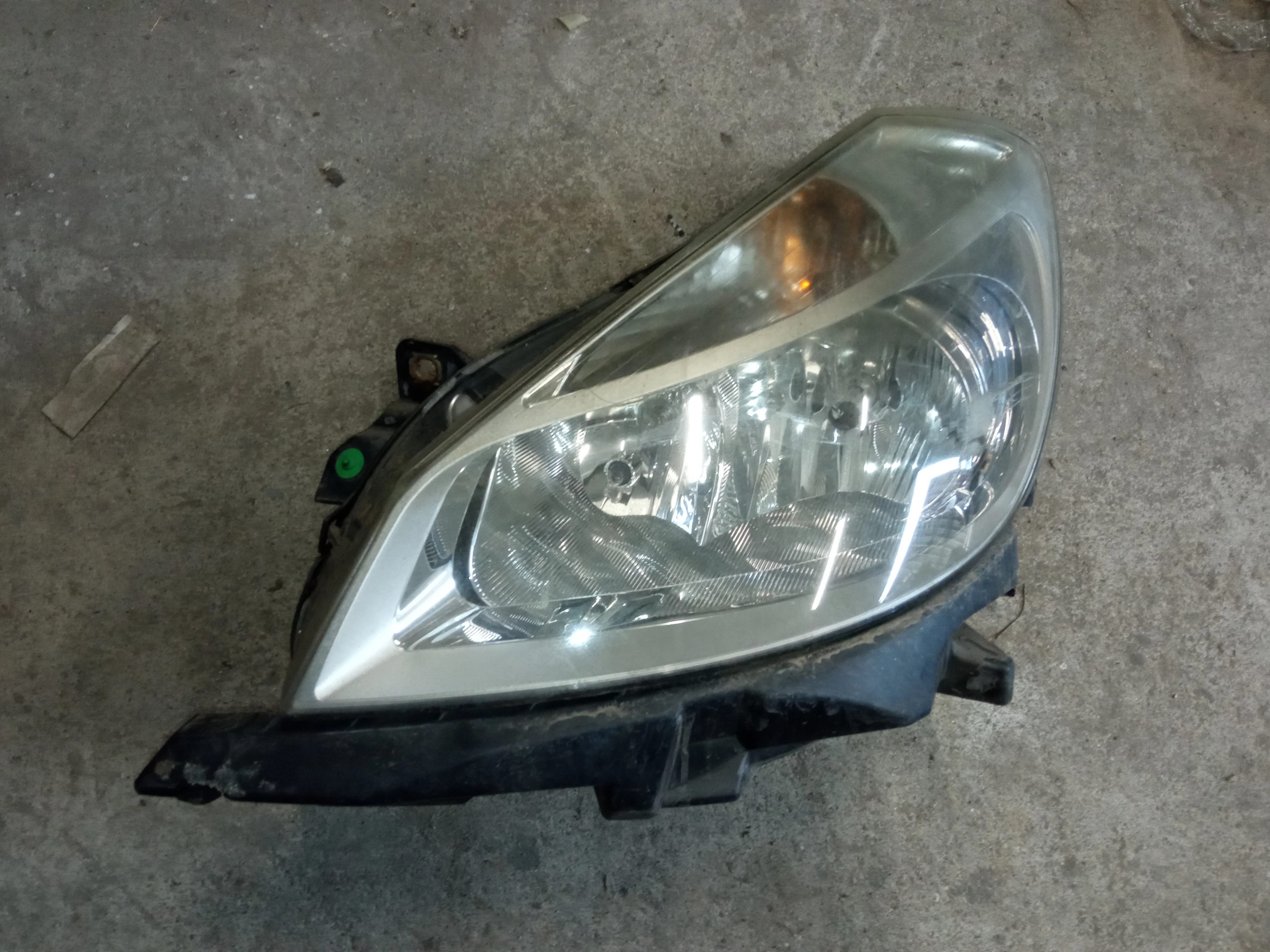 Renault Clio III Valeo Bal fényszóró