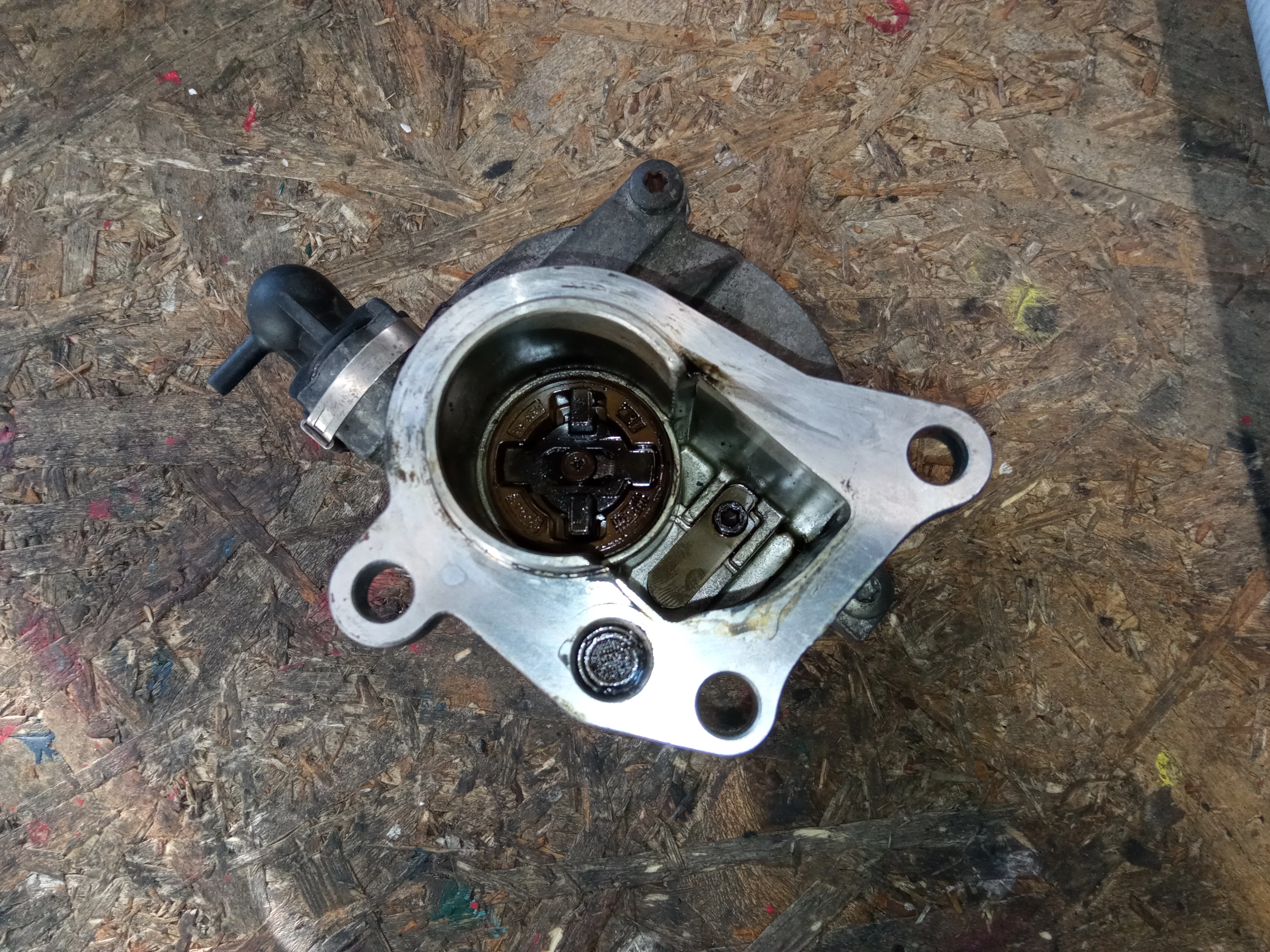 Renault 1.9 DCI BOSCH Vákuumpumpa